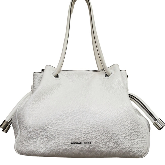 MICHAEL KORS Dalia Pebbled Leather Shoulder Bag in White - Picture 10 of 10